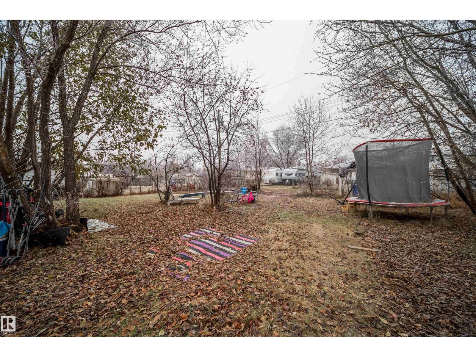 Photo 5 of 5306 47 St, Wetaskiwin AB