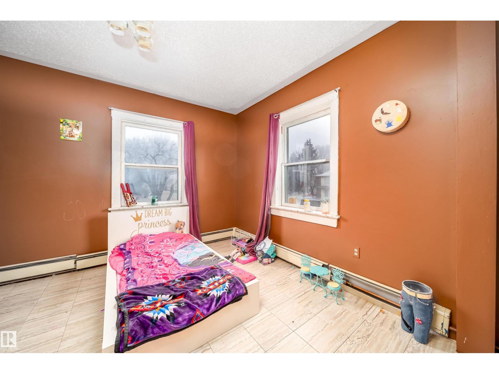 Photo 18 of 5306 47 St, Wetaskiwin AB
