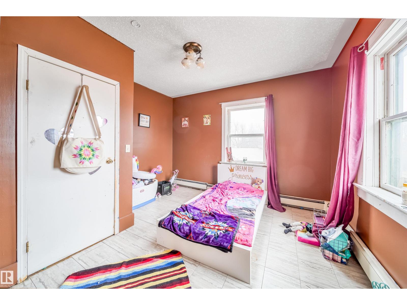 Photo 19 of 5306 47 St, Wetaskiwin AB