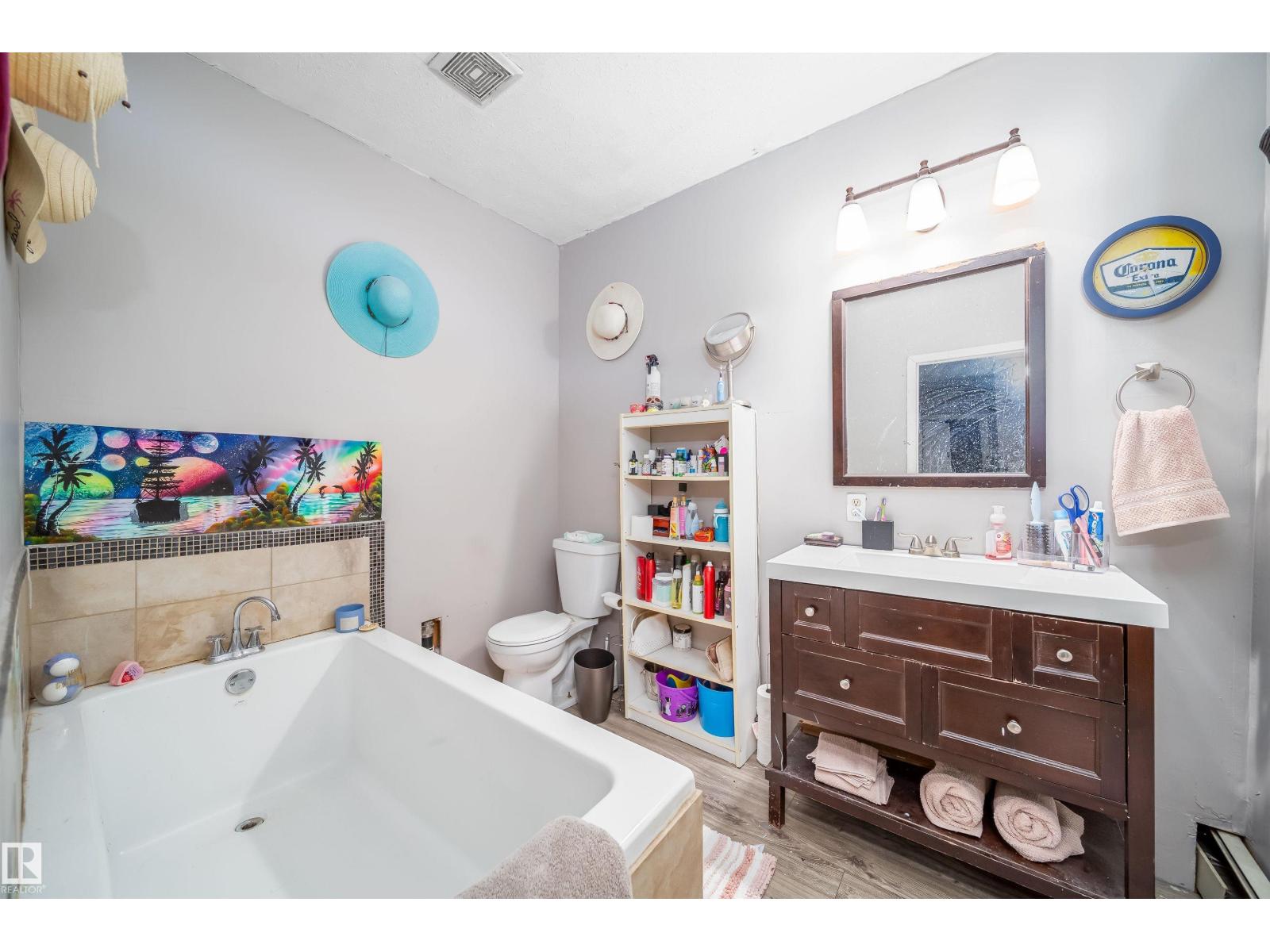 Photo 20 of 5306 47 St, Wetaskiwin AB