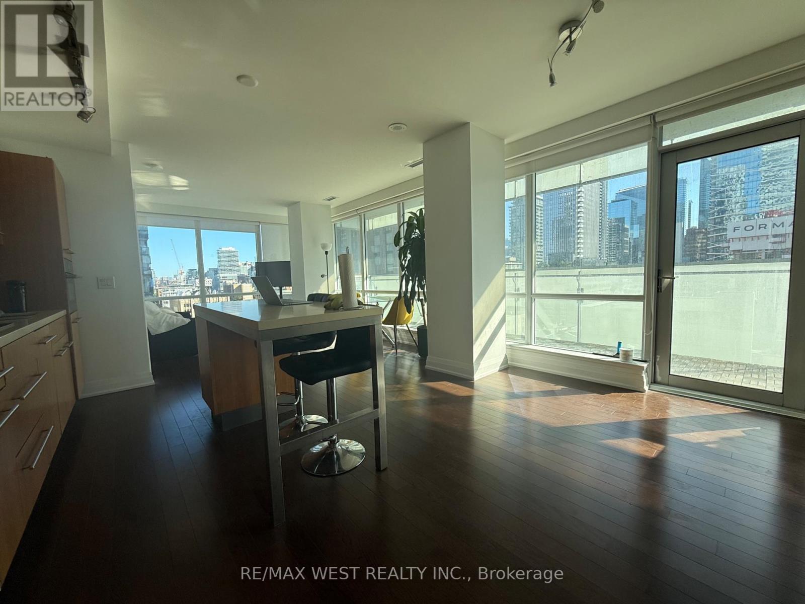 Photo 3 of 1209 80 John Street, Toronto ON