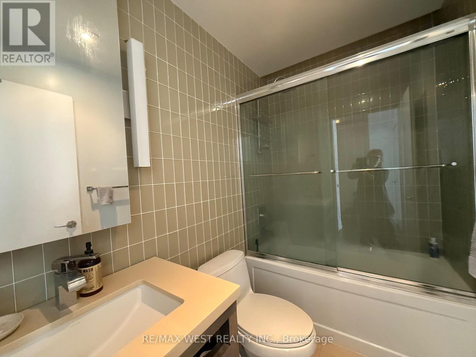 Photo 8 of 1209 80 John Street, Toronto ON