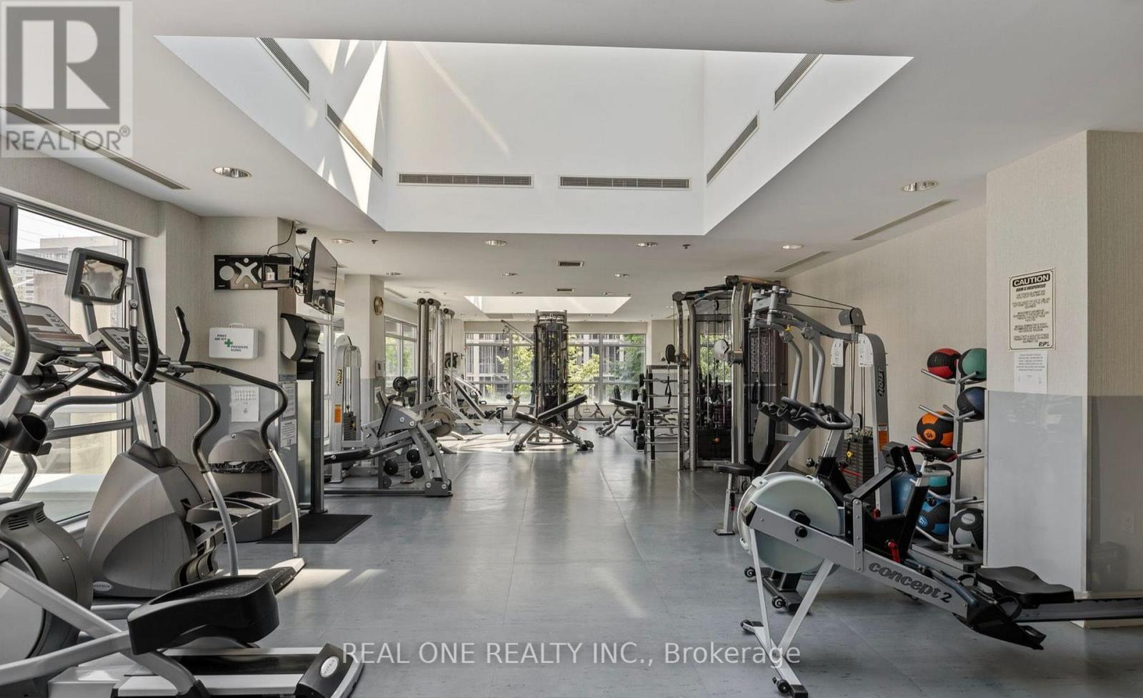 Photo 15 of 1505 1 Elm Drive W, Mississauga ON