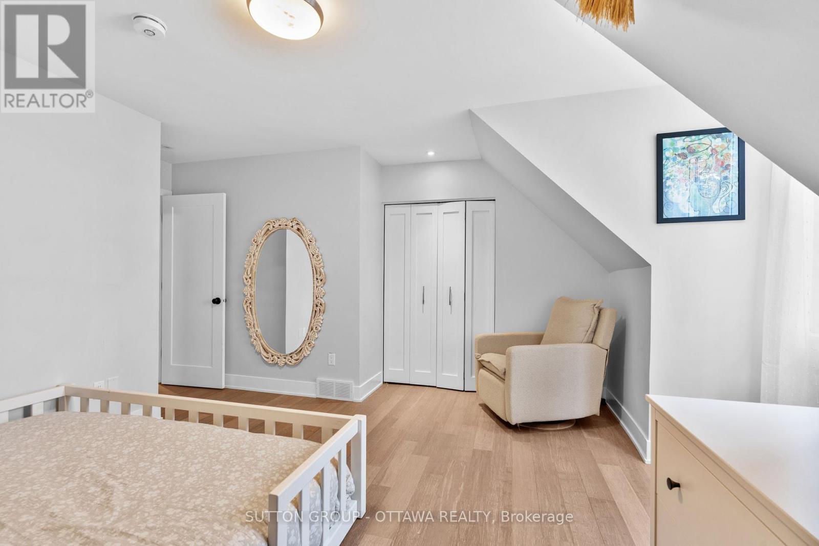 Photo 24 of 100 Monterey Drive, Ottawa ON