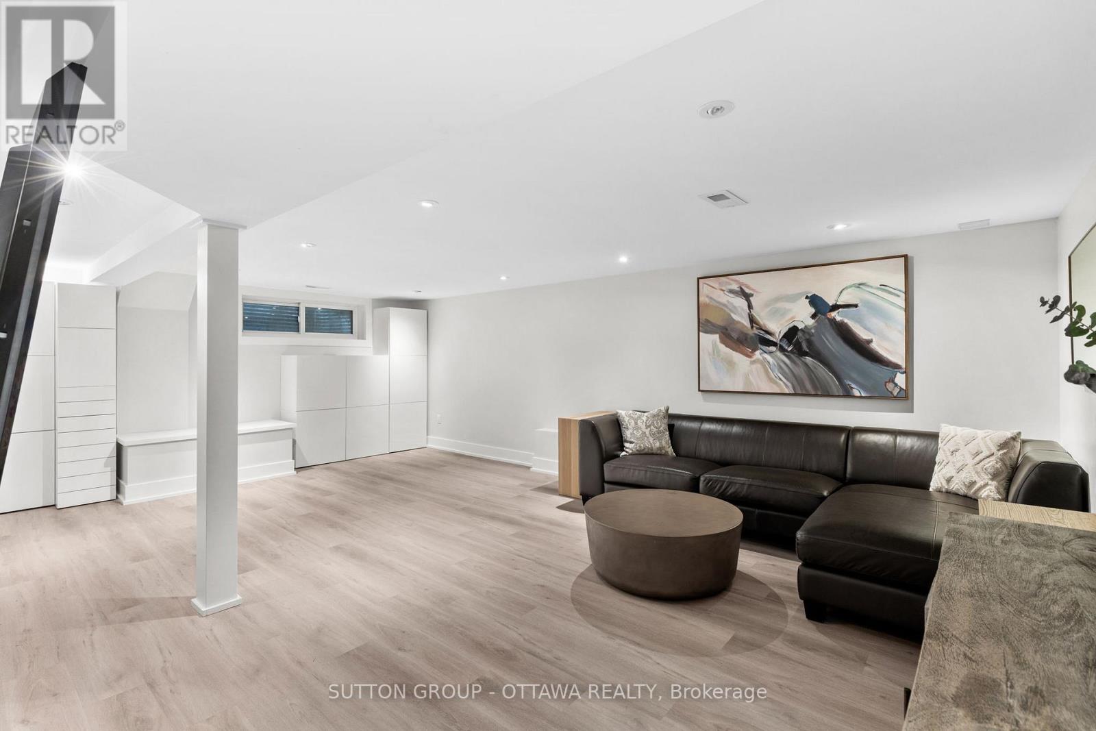 Photo 35 of 100 Monterey Drive, Ottawa ON