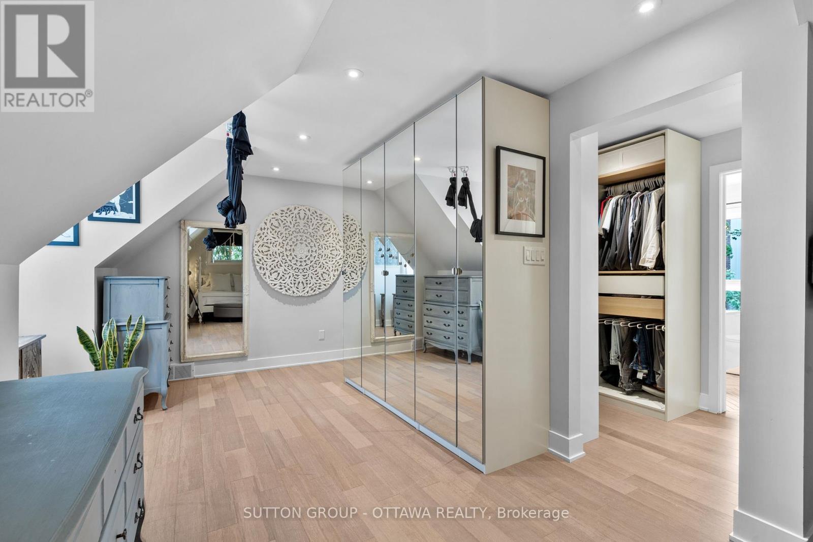 Photo 27 of 100 Monterey Drive, Ottawa ON