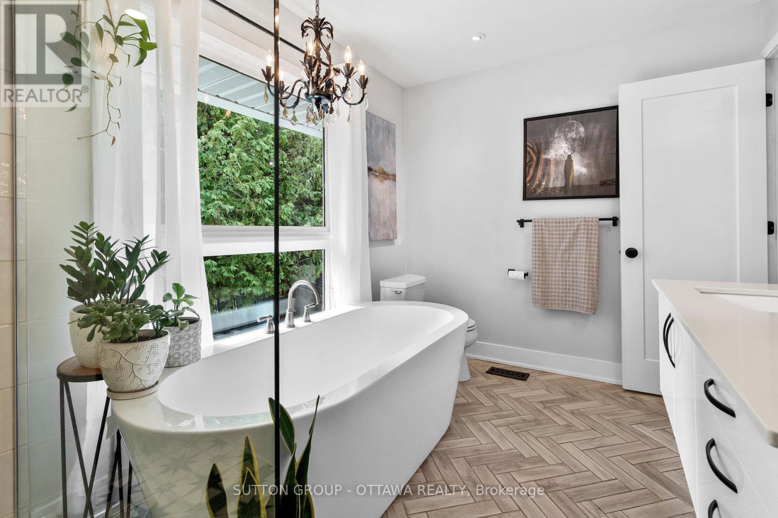 Photo 31 of 100 Monterey Drive, Ottawa ON