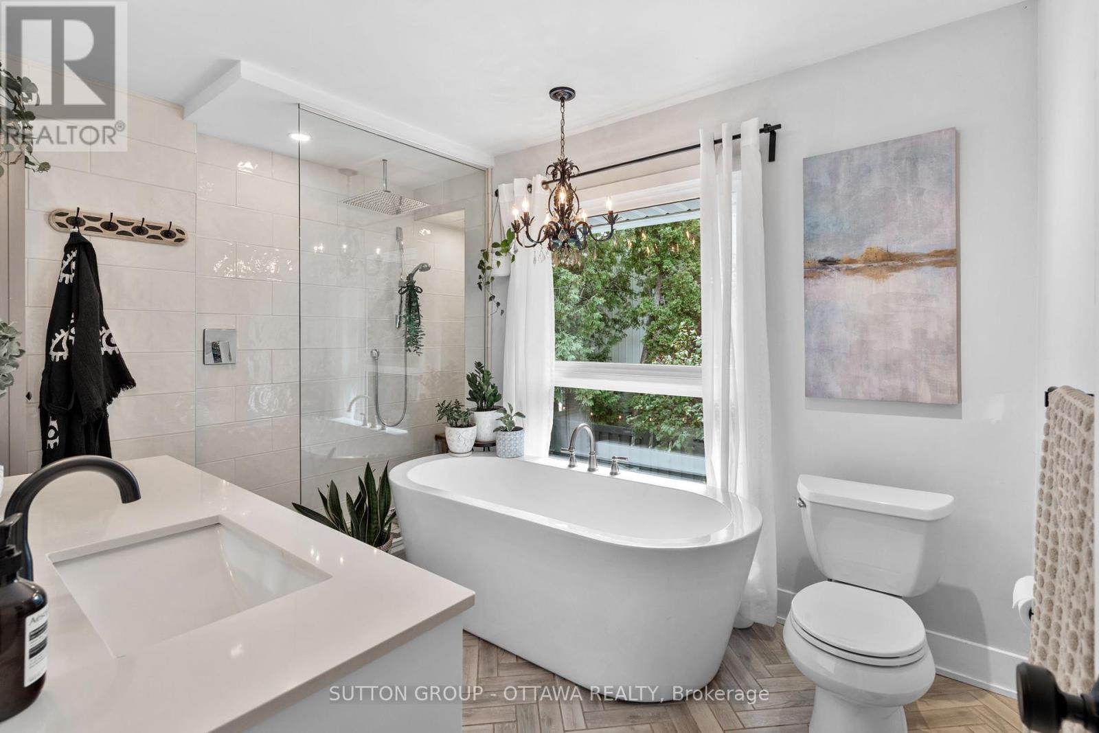 Photo 29 of 100 Monterey Drive, Ottawa ON