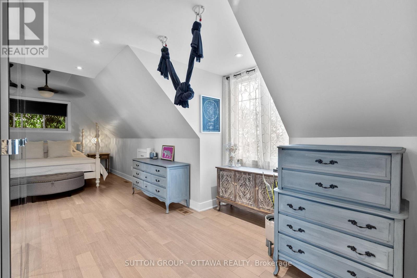 Photo 26 of 100 Monterey Drive, Ottawa ON