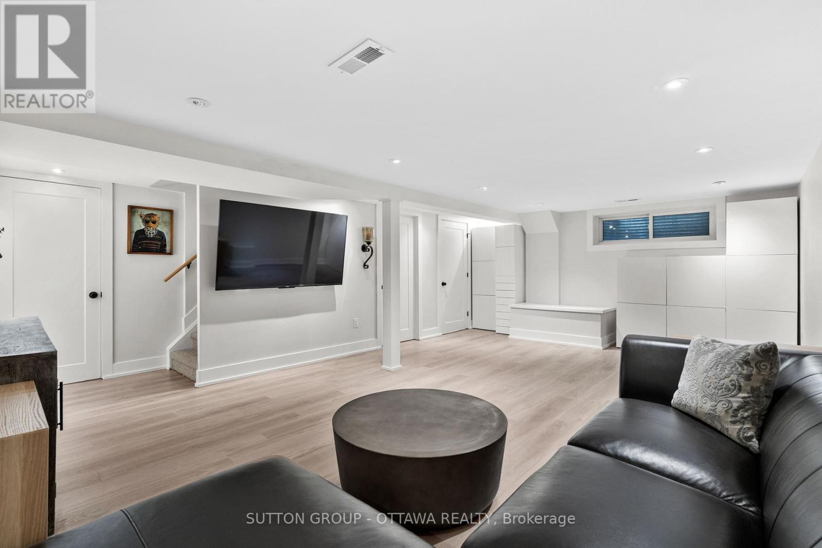 Photo 34 of 100 Monterey Drive, Ottawa ON