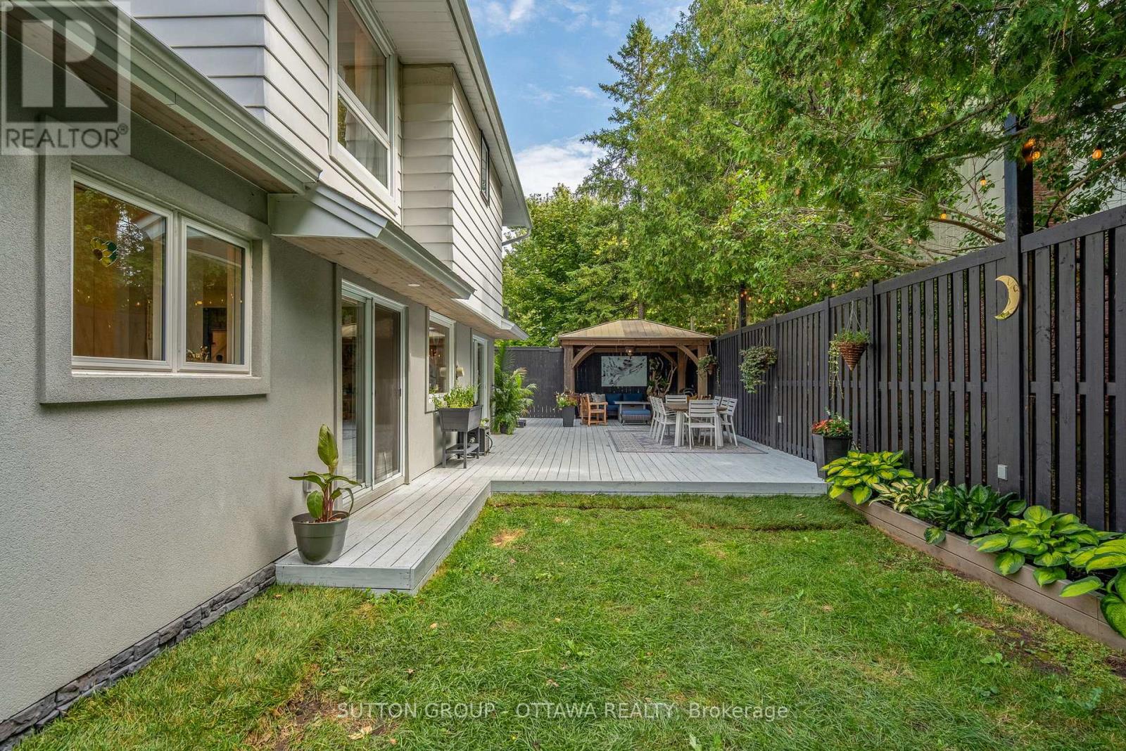 Photo 41 of 100 Monterey Drive, Ottawa ON