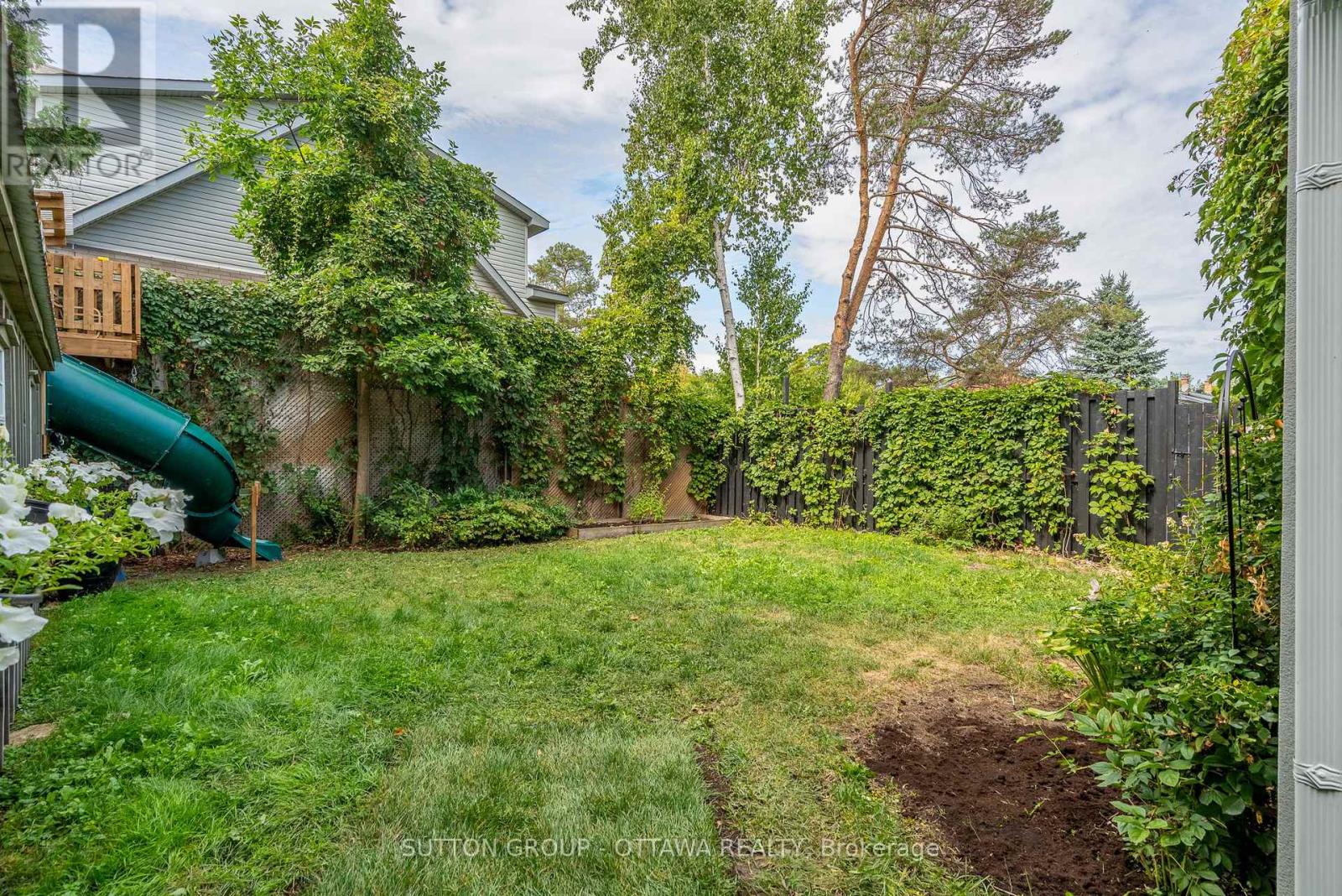 Photo 47 of 100 Monterey Drive, Ottawa ON