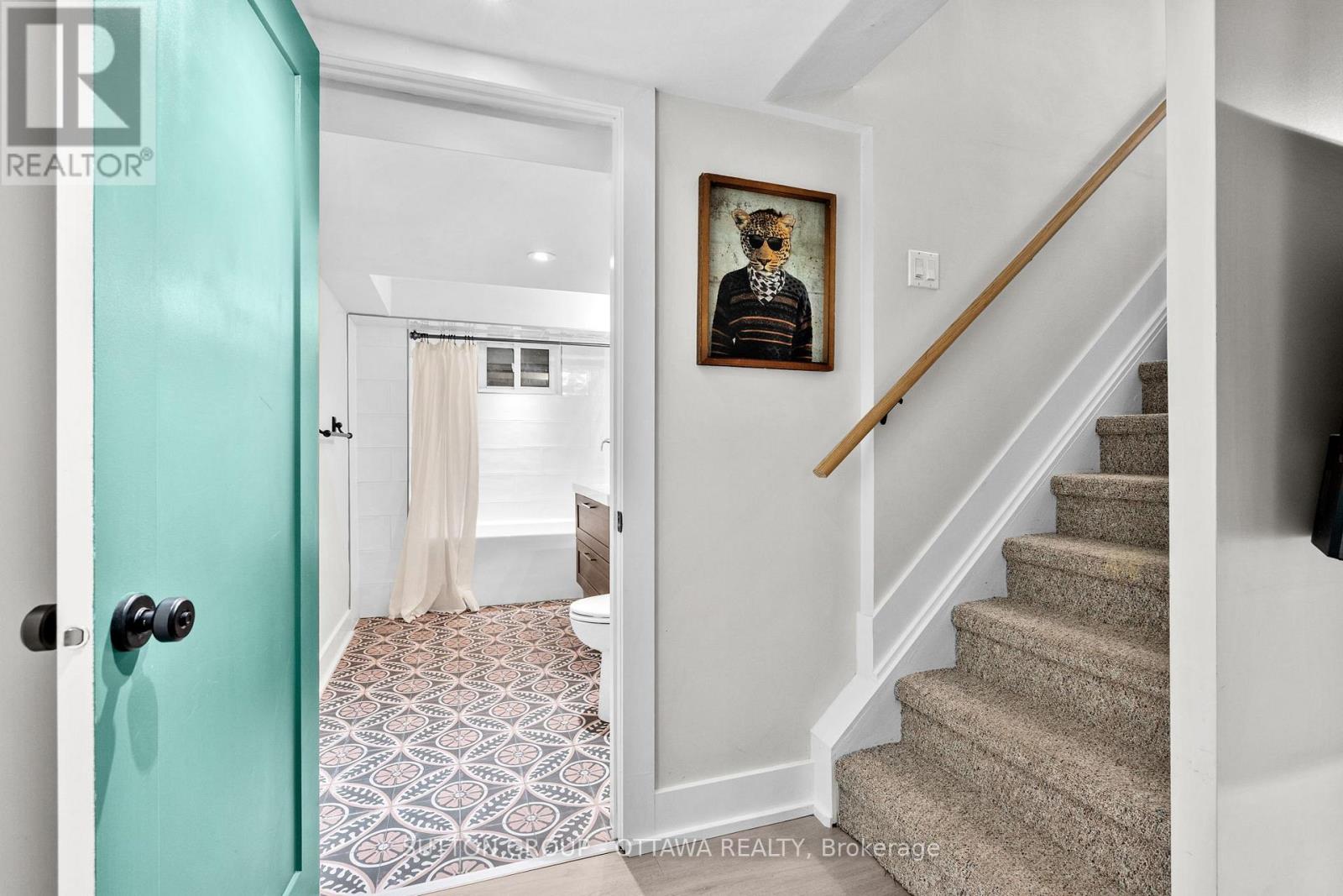Photo 36 of 100 Monterey Drive, Ottawa ON