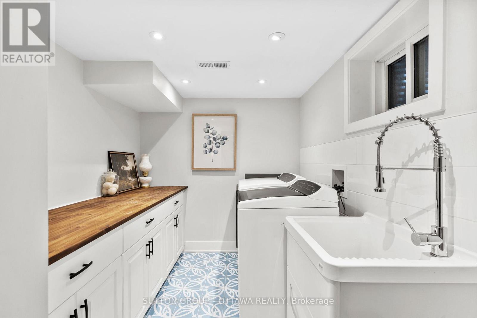 Photo 37 of 100 Monterey Drive, Ottawa ON