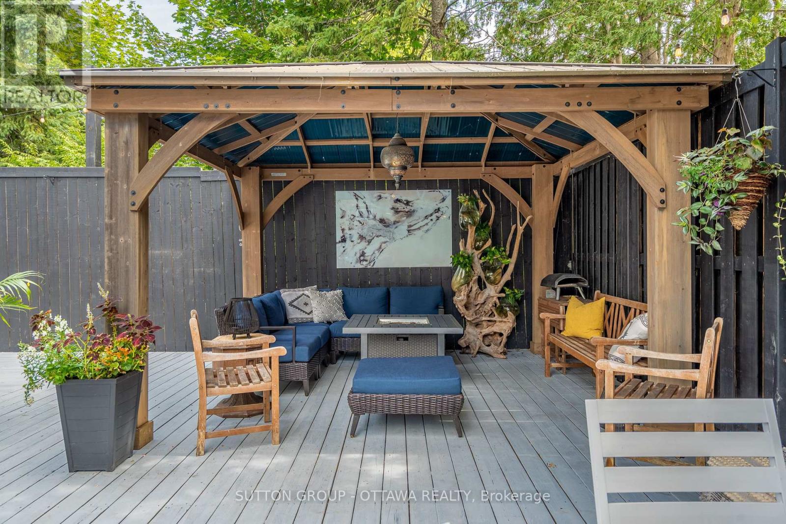 Photo 42 of 100 Monterey Drive, Ottawa ON