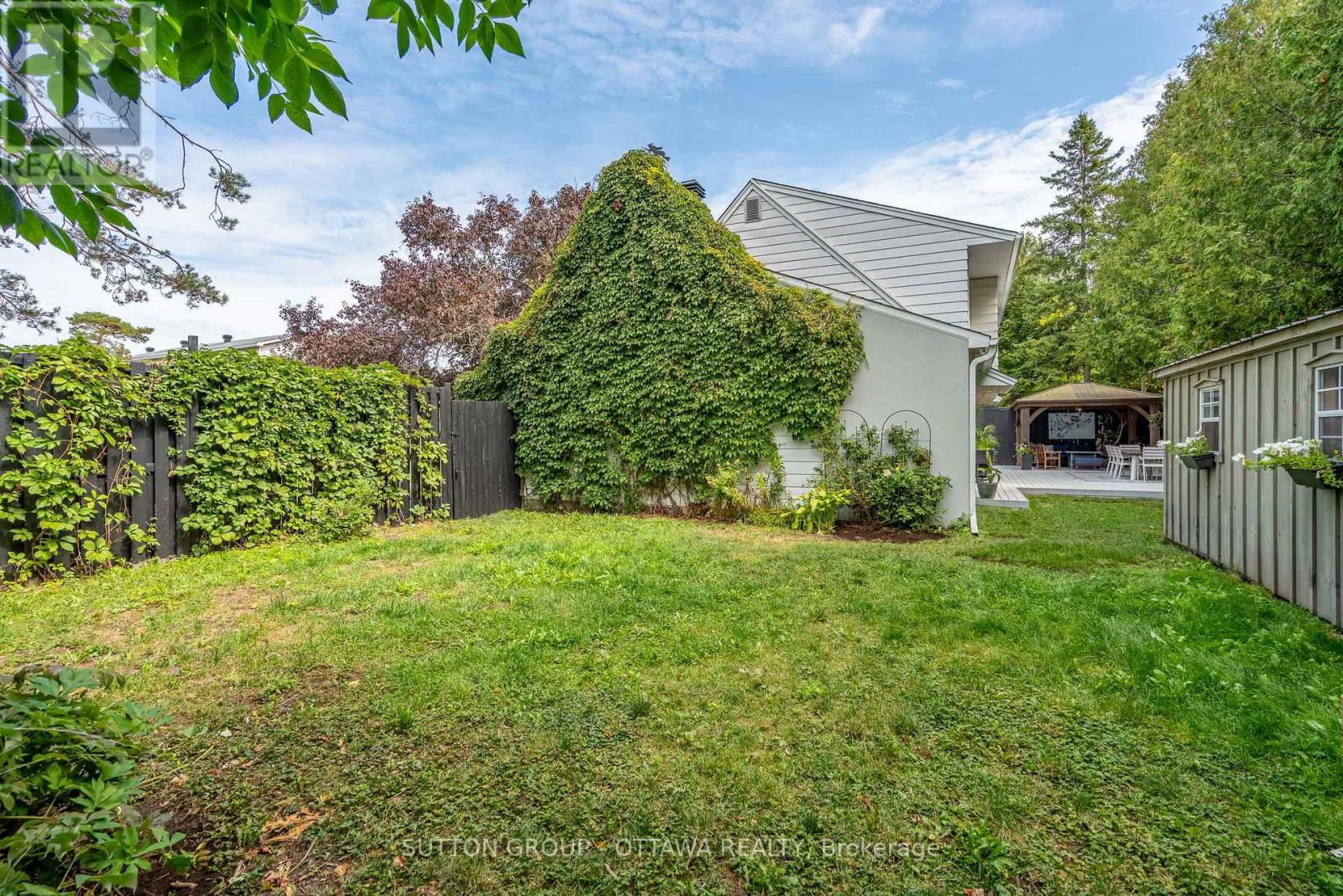 Photo 44 of 100 Monterey Drive, Ottawa ON