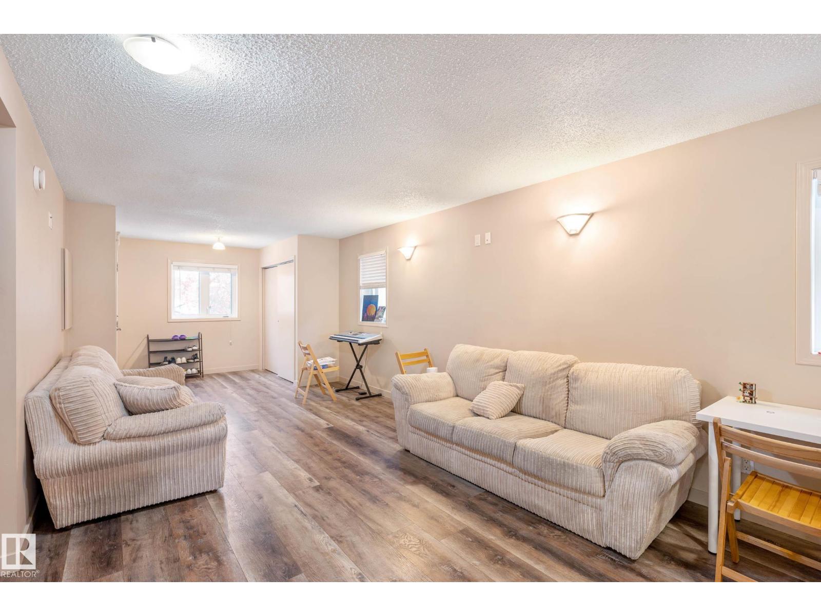 Photo 4 of 7712 110 St Nw, Edmonton AB