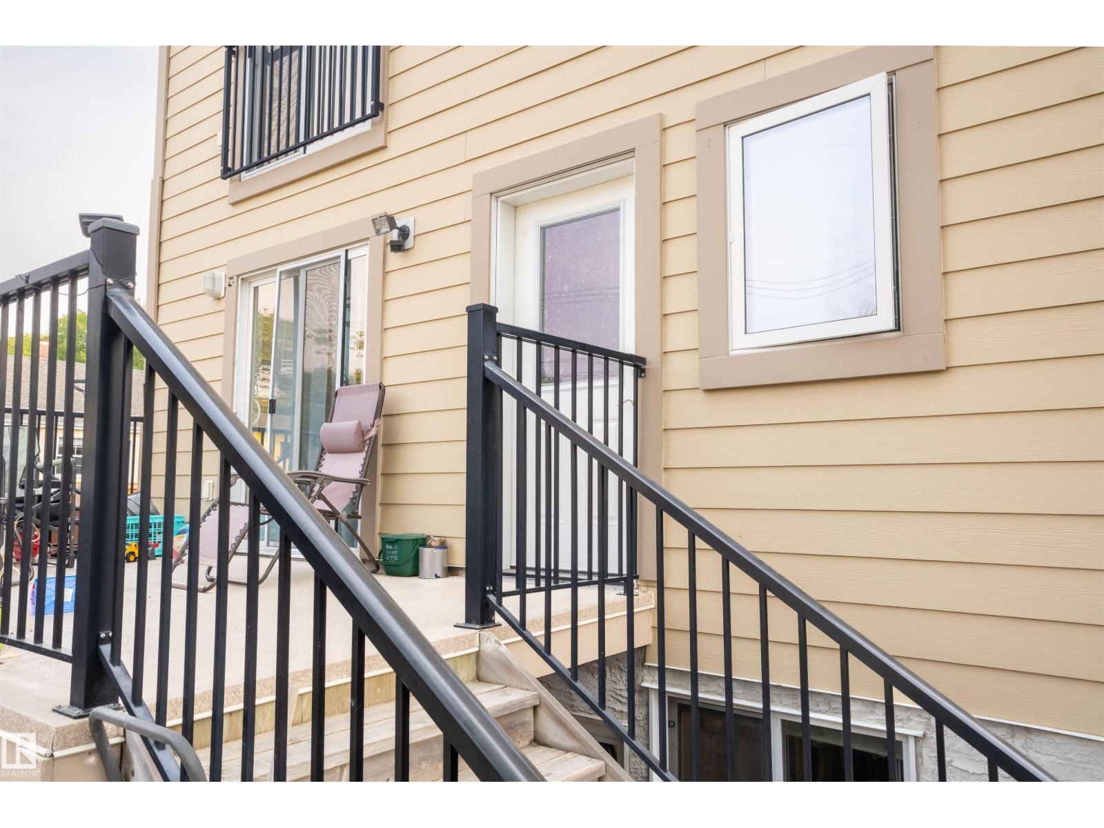 Photo 25 of 7712 110 St Nw, Edmonton AB