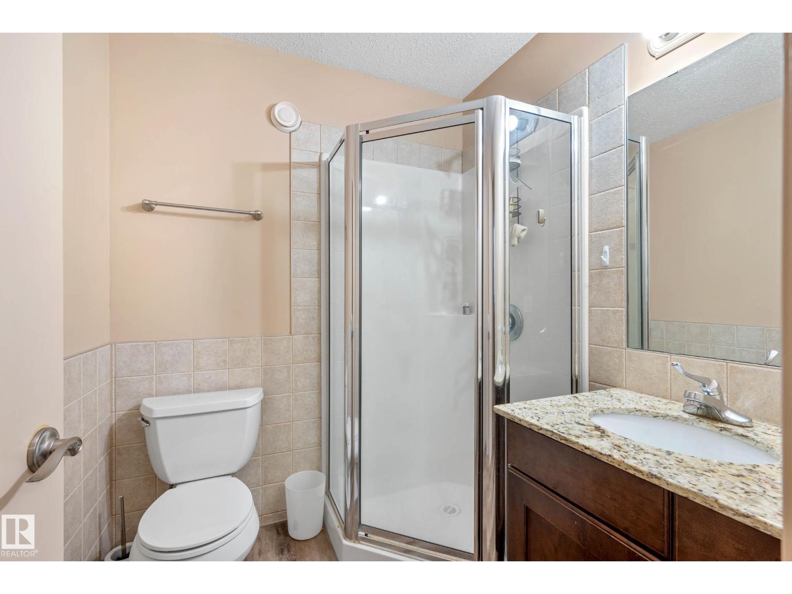Photo 12 of 7712 110 St Nw, Edmonton AB