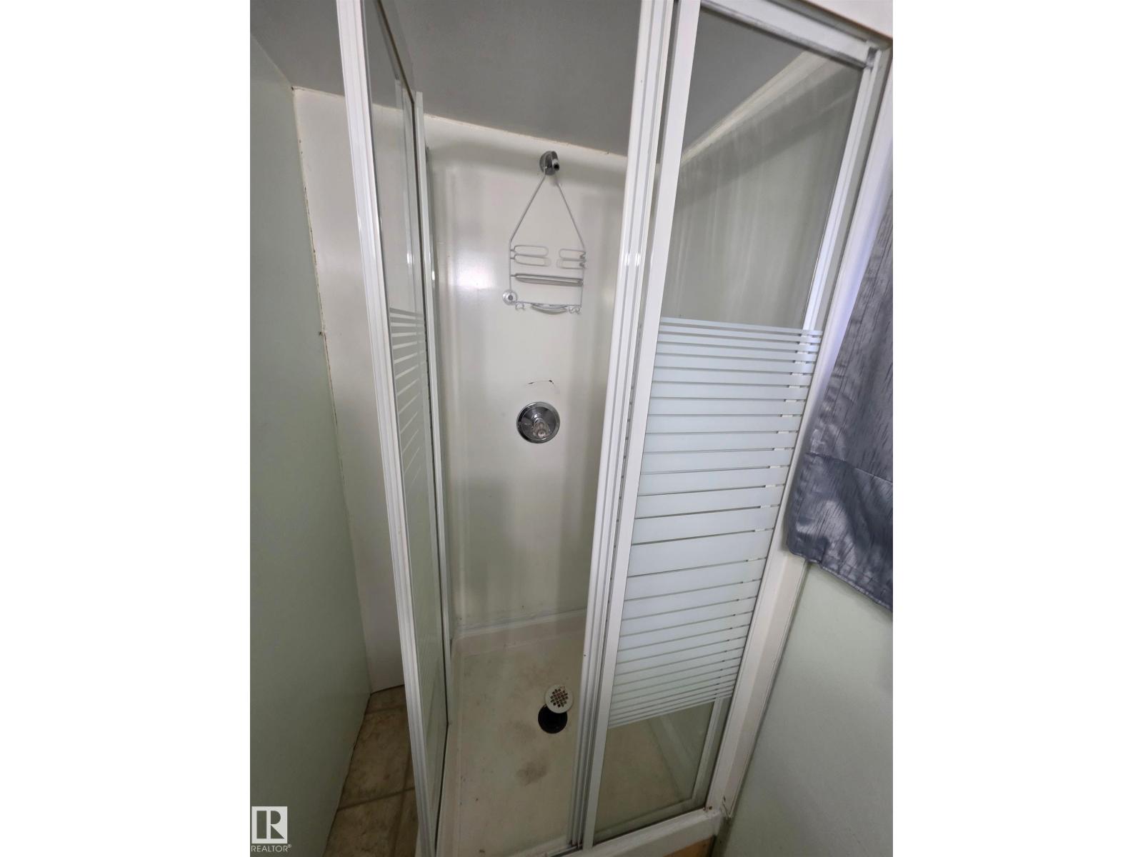 Photo 21 of 11933 50 St Nw, Edmonton AB