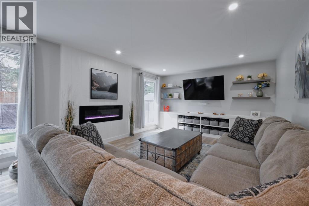 Photo 12 of 235 Canova Place Sw, Calgary AB