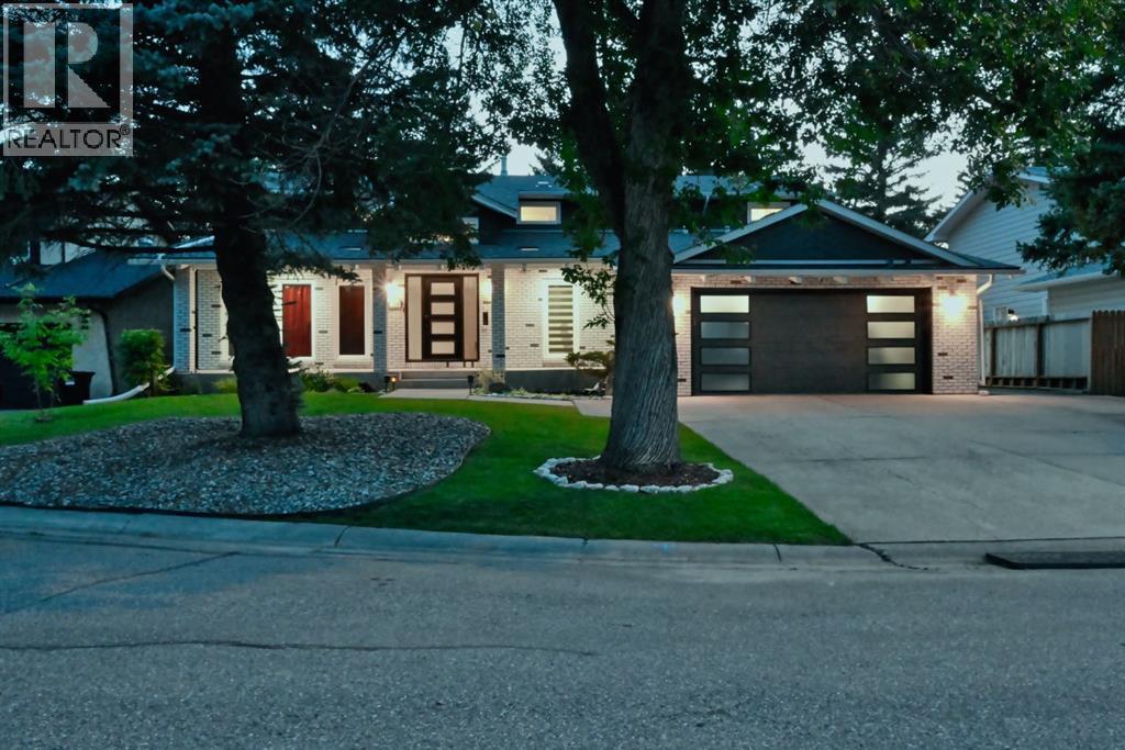 Photo 2 of 235 Canova Place Sw, Calgary AB