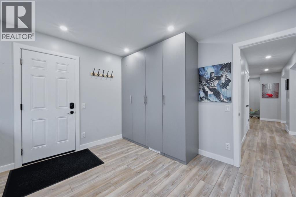 Photo 23 of 235 Canova Place Sw, Calgary AB