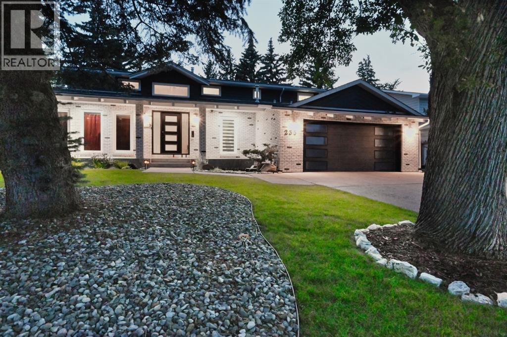 Photo 3 of 235 Canova Place Sw, Calgary AB