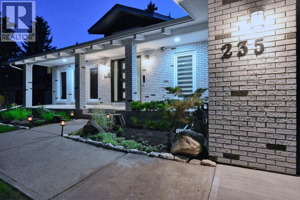Photo 4 of 235 Canova Place Sw, Calgary AB