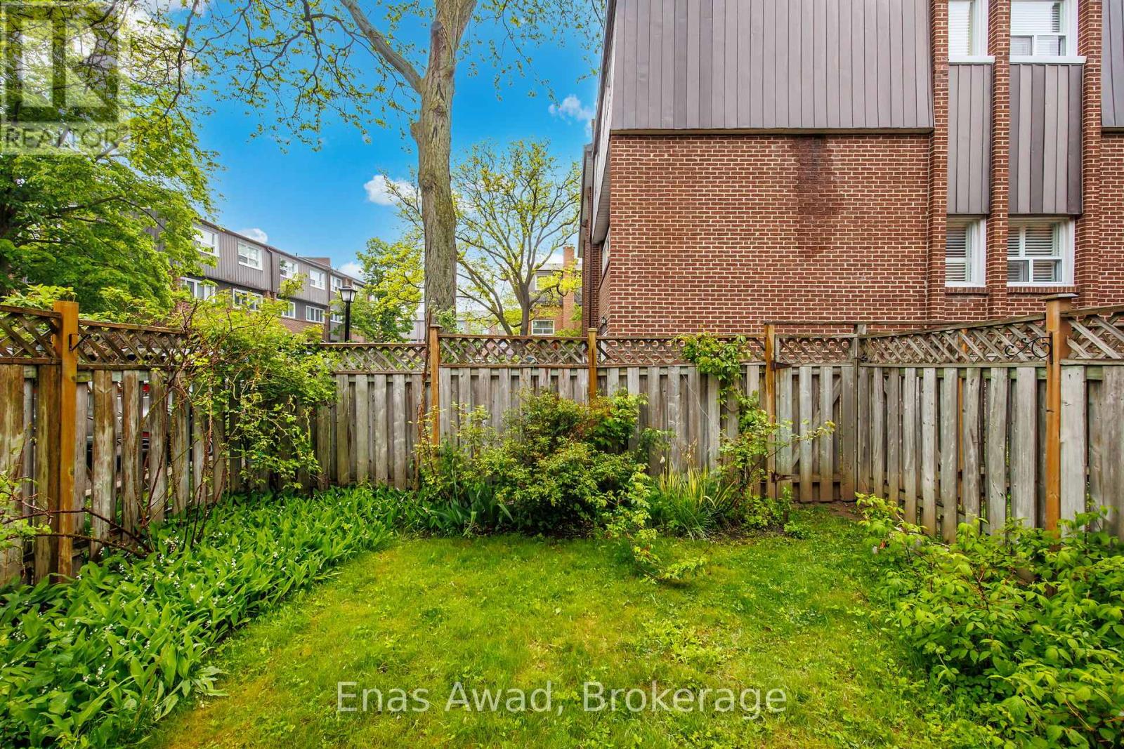 Photo 29 of 74 Black Hawk Way, Toronto ON