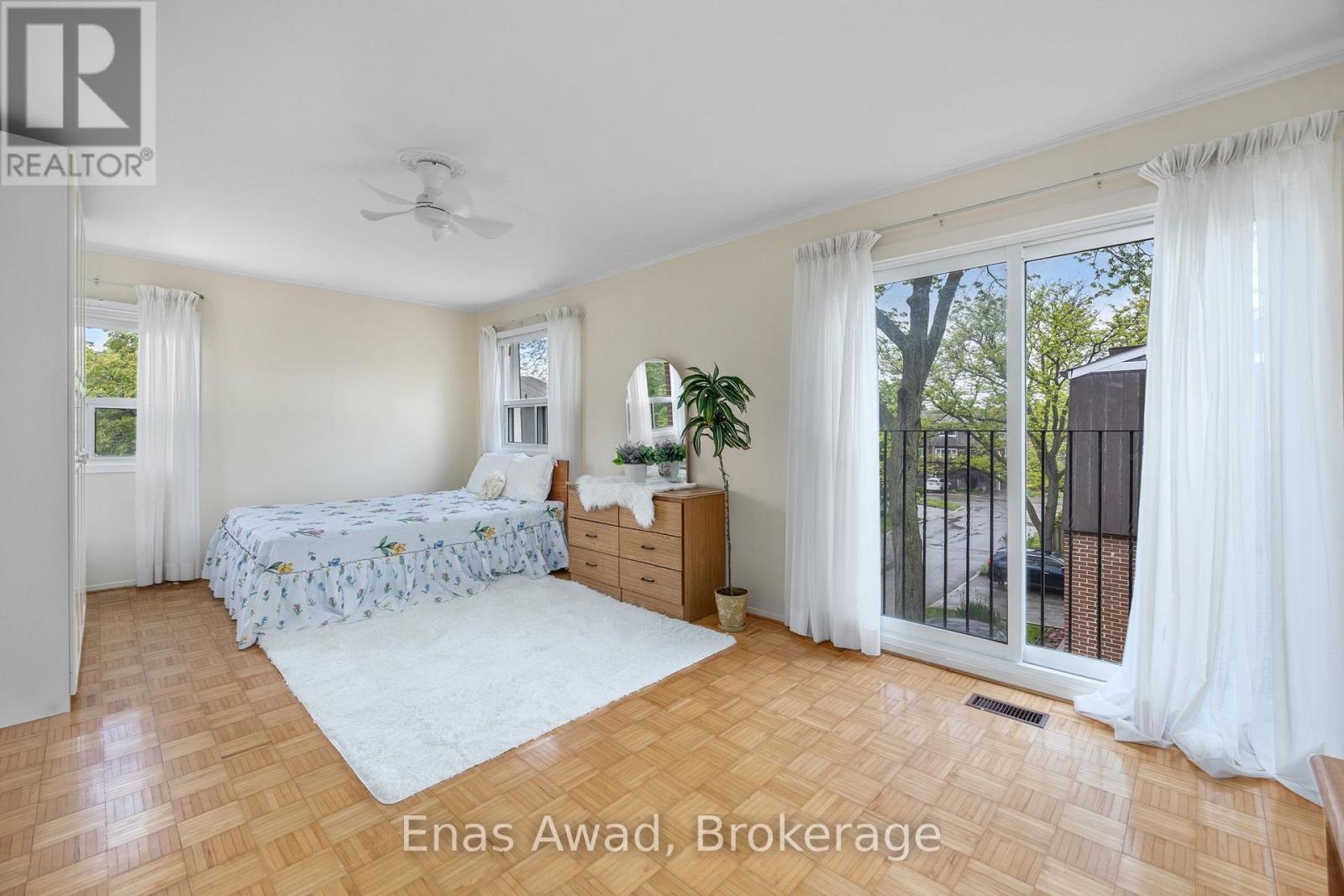 Photo 8 of 74 Black Hawk Way, Toronto ON