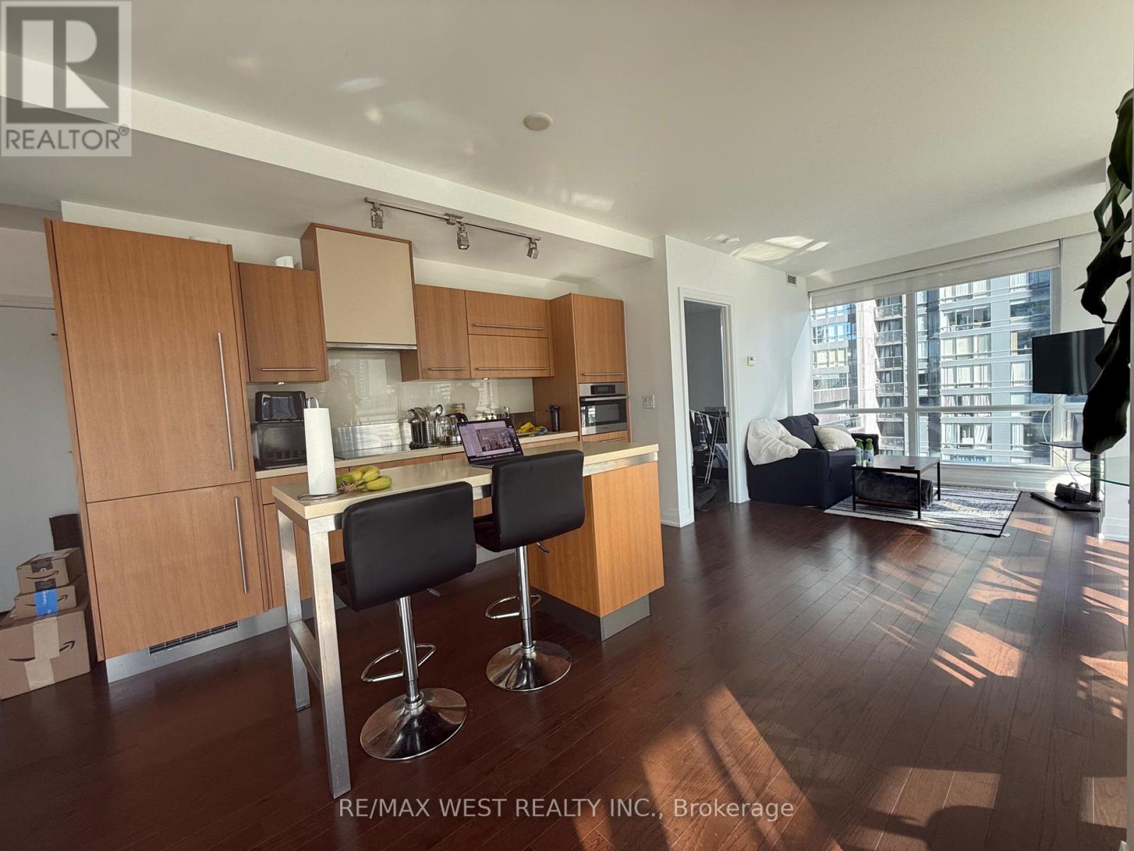 Photo 6 of 1209 80 John Street, Toronto ON