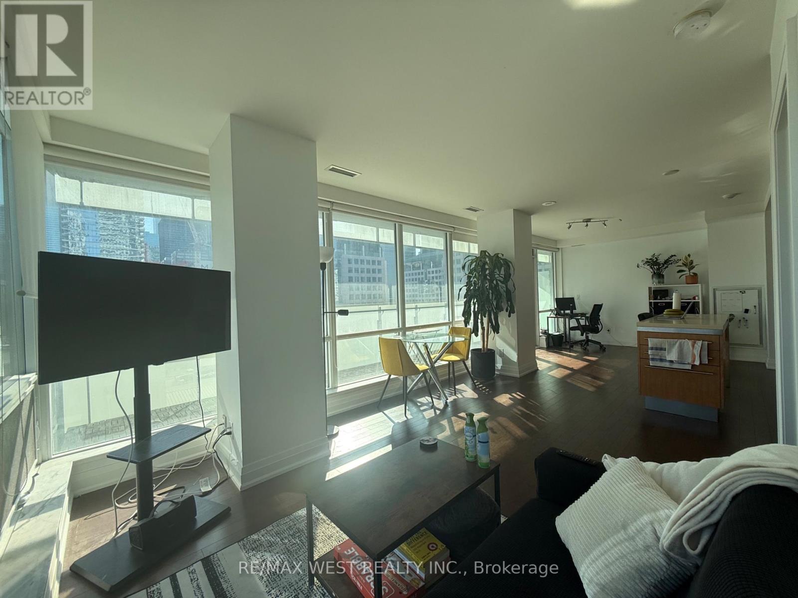 Photo 4 of 1209 80 John Street, Toronto ON