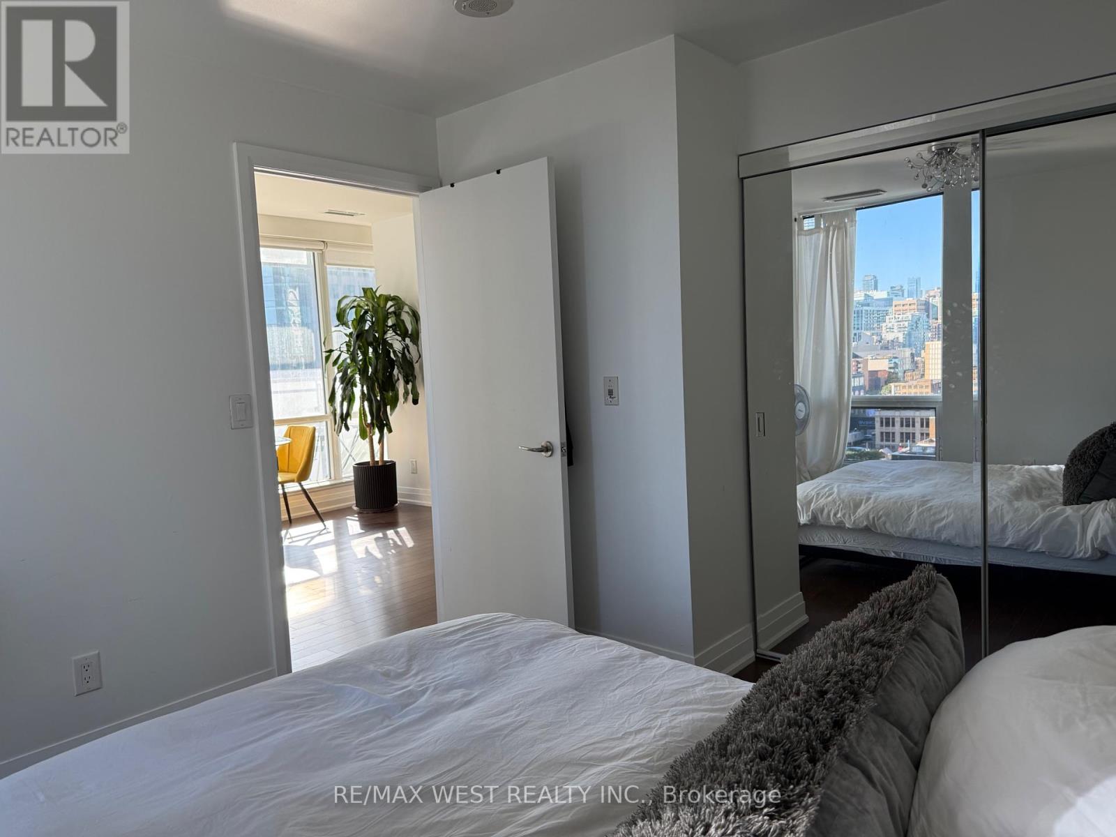 Photo 7 of 1209 80 John Street, Toronto ON