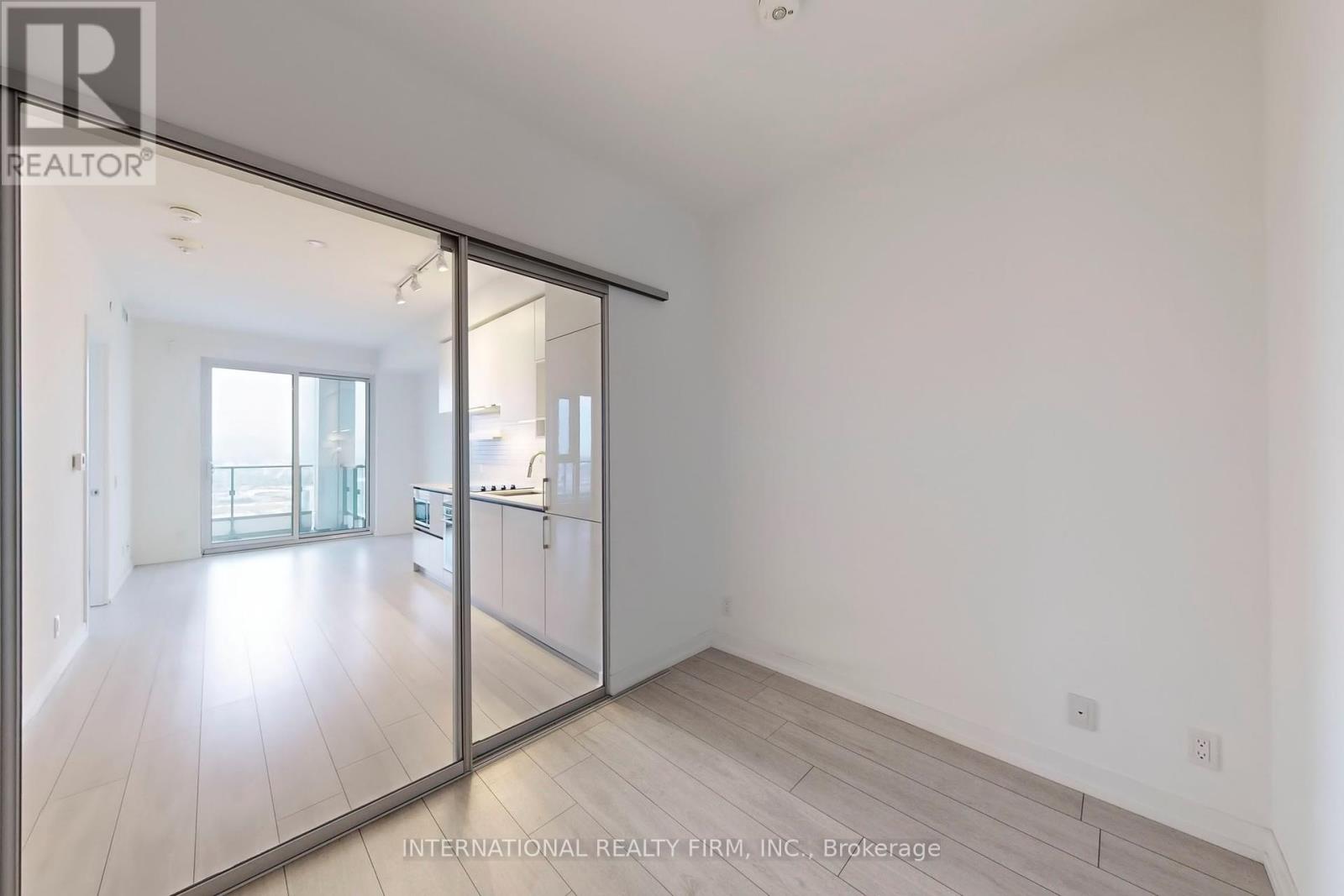Photo 24 of 4008 950 Portage Parkway S, Vaughan ON