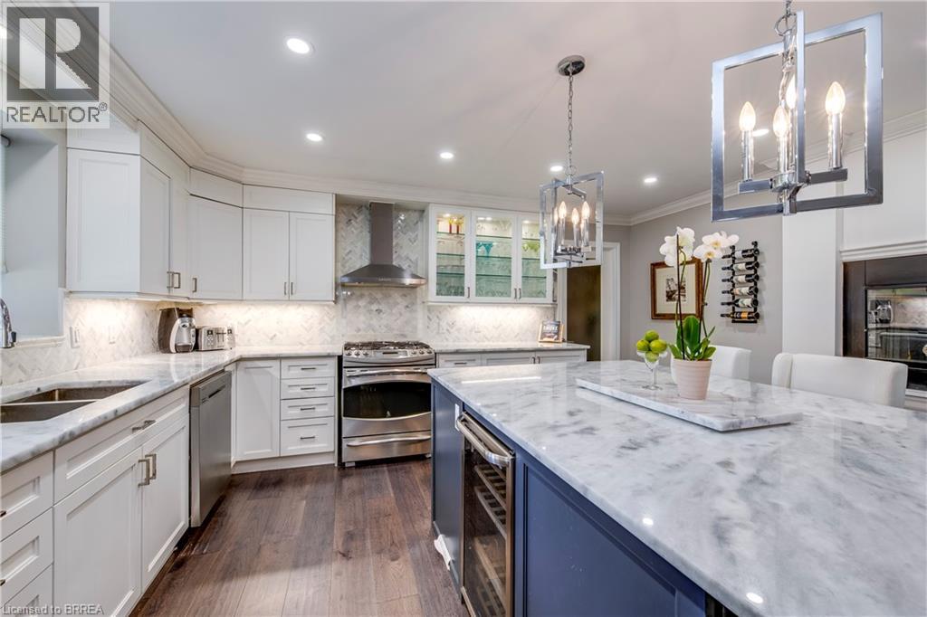 Photo 17 of 206 Fiddlers Green Road, Ancaster ON