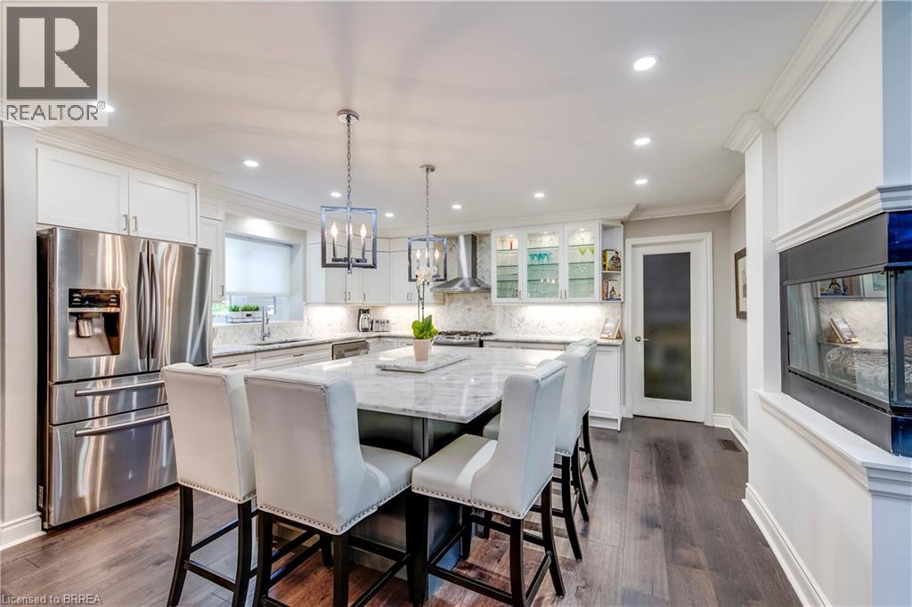 Photo 11 of 206 Fiddlers Green Road, Ancaster ON