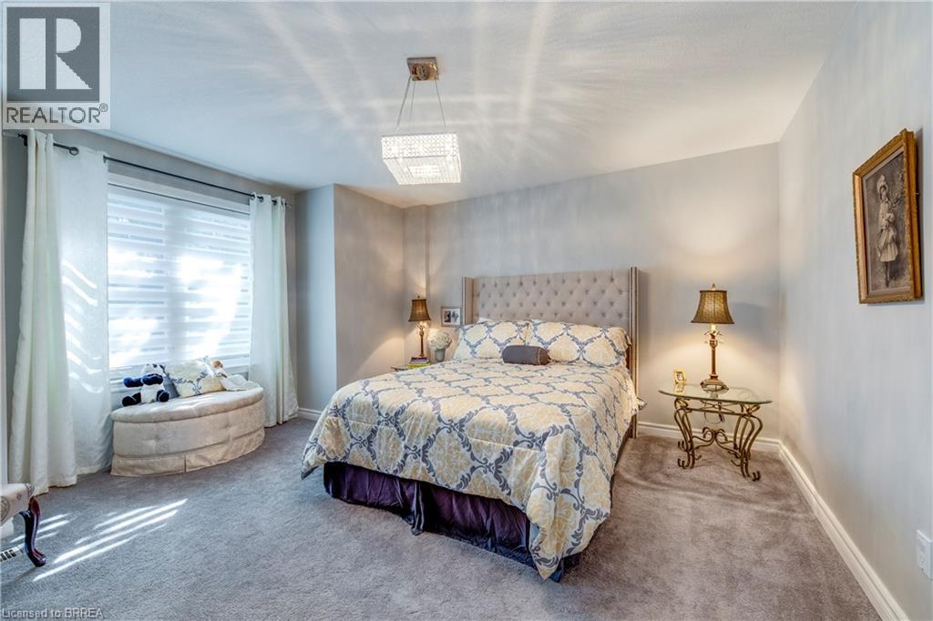 Photo 27 of 206 Fiddlers Green Road, Ancaster ON