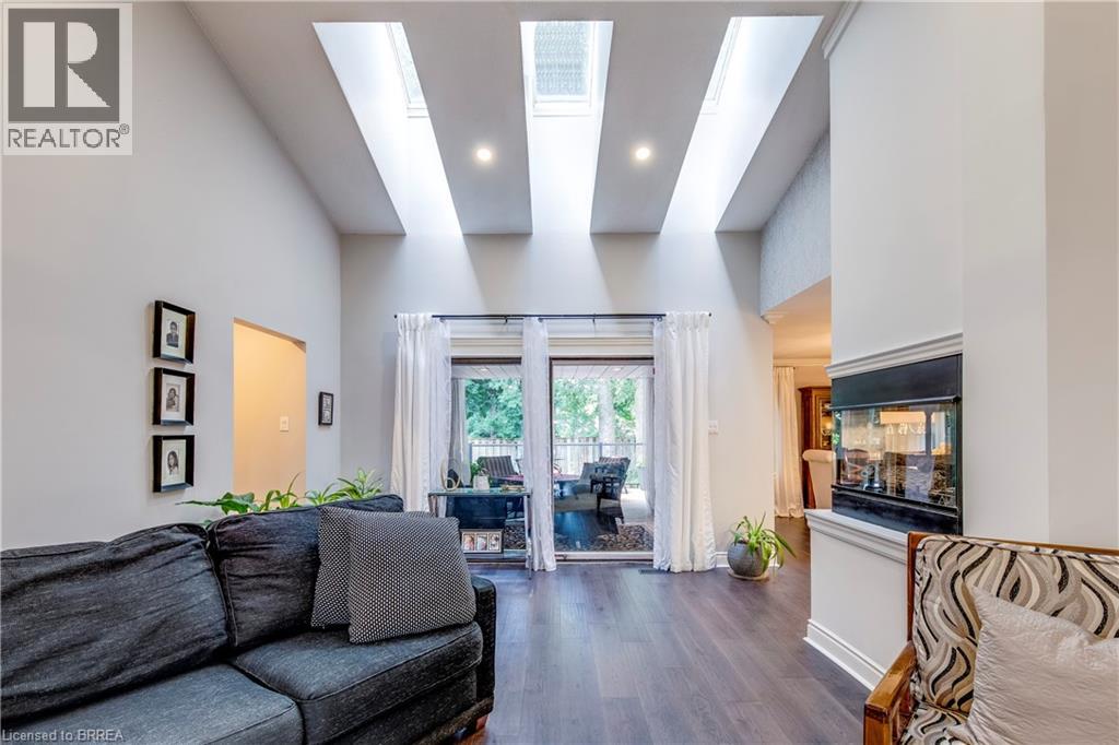 Photo 7 of 206 Fiddlers Green Road, Ancaster ON