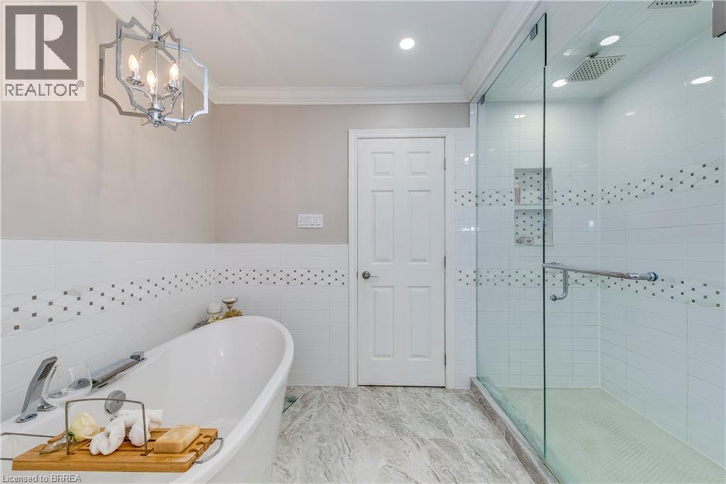 Photo 24 of 206 Fiddlers Green Road, Ancaster ON