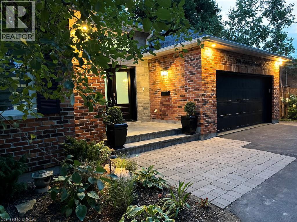 Photo 1 of 206 Fiddlers Green Road, Ancaster ON