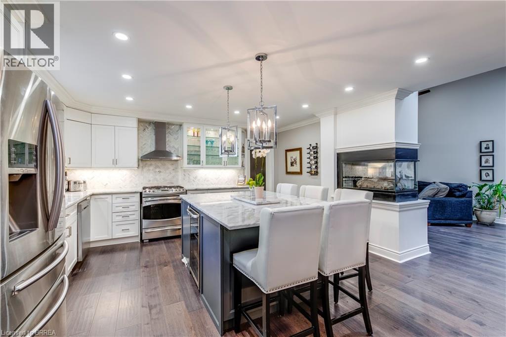 Photo 12 of 206 Fiddlers Green Road, Ancaster ON