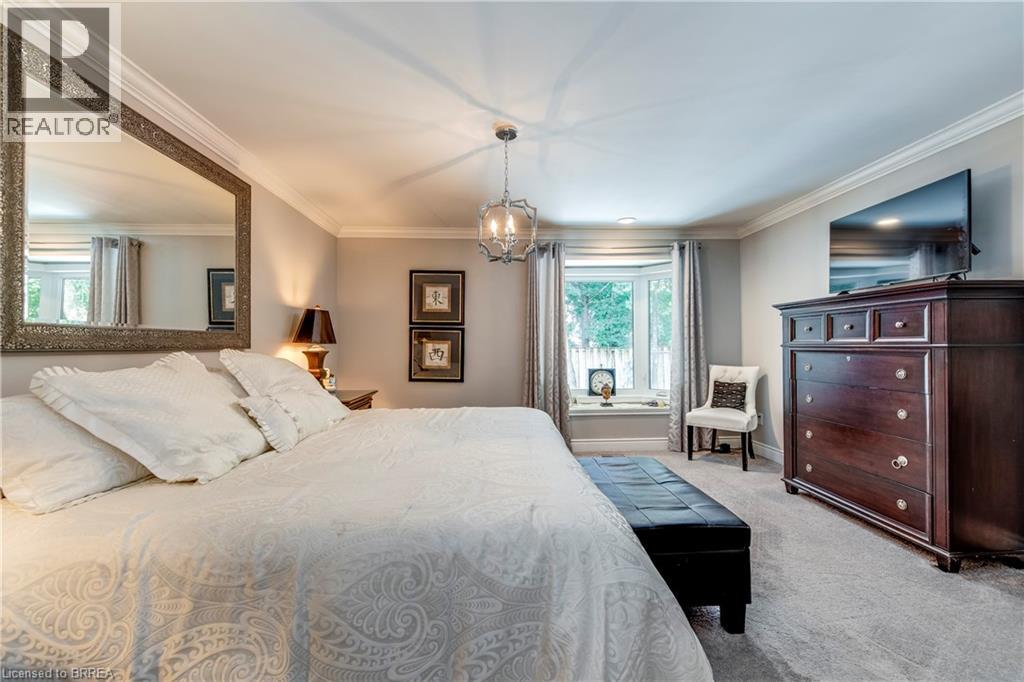Photo 21 of 206 Fiddlers Green Road, Ancaster ON