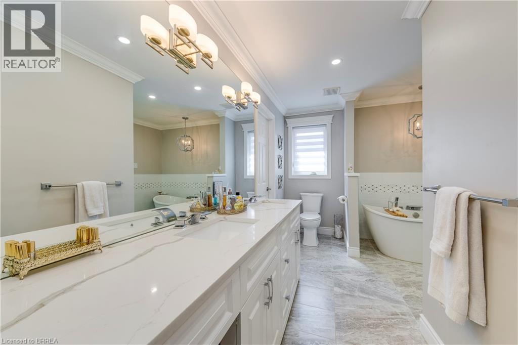 Photo 26 of 206 Fiddlers Green Road, Ancaster ON