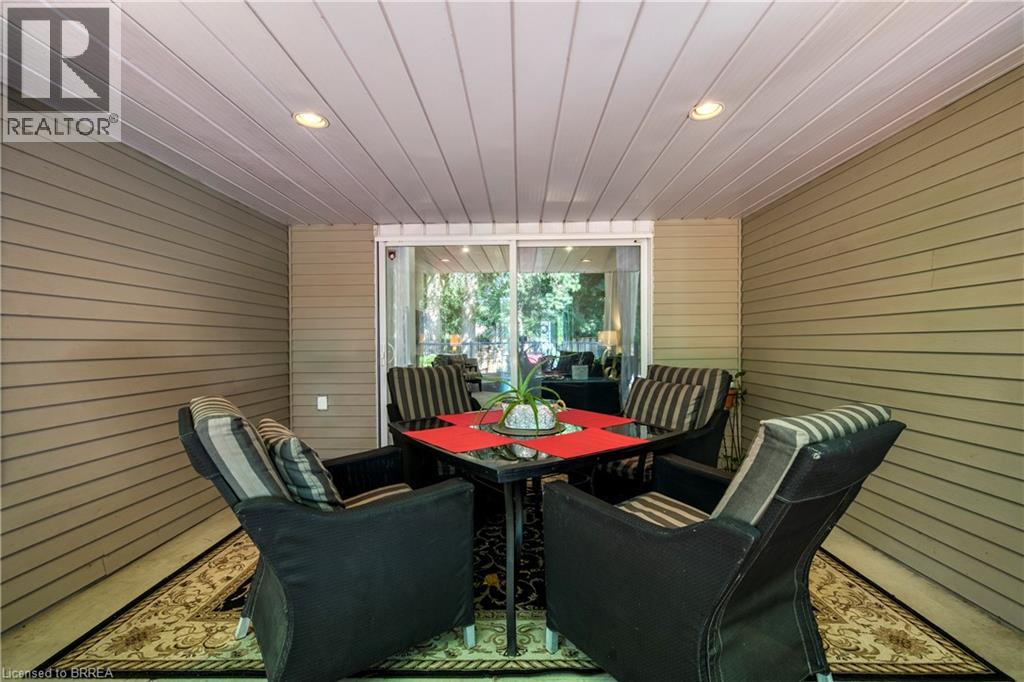 Photo 39 of 206 Fiddlers Green Road, Ancaster ON