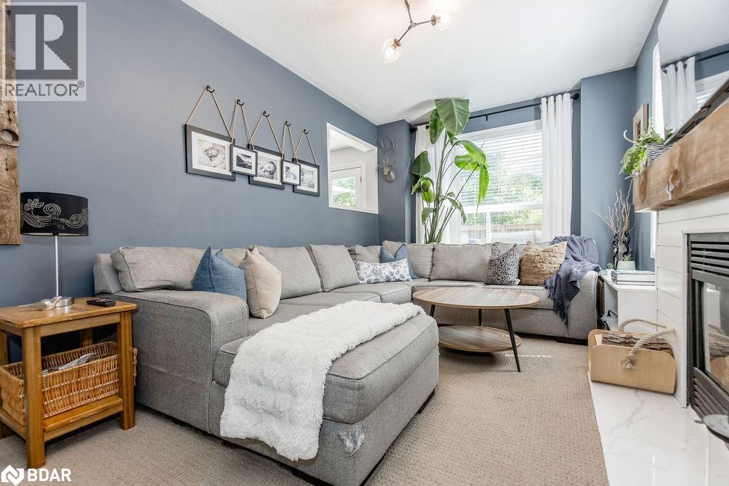 Photo 6 of 33 Etherington Crescent, Barrie ON
