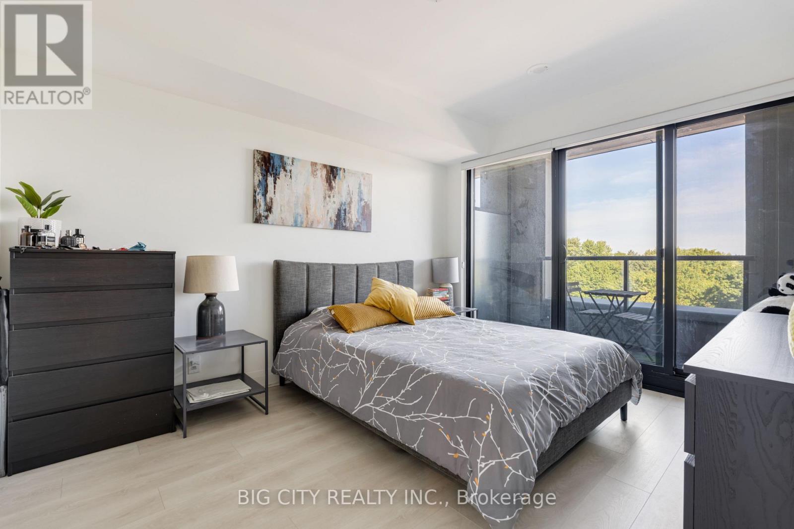 Photo 12 of 523 33 Frederick Todd Way, Toronto ON