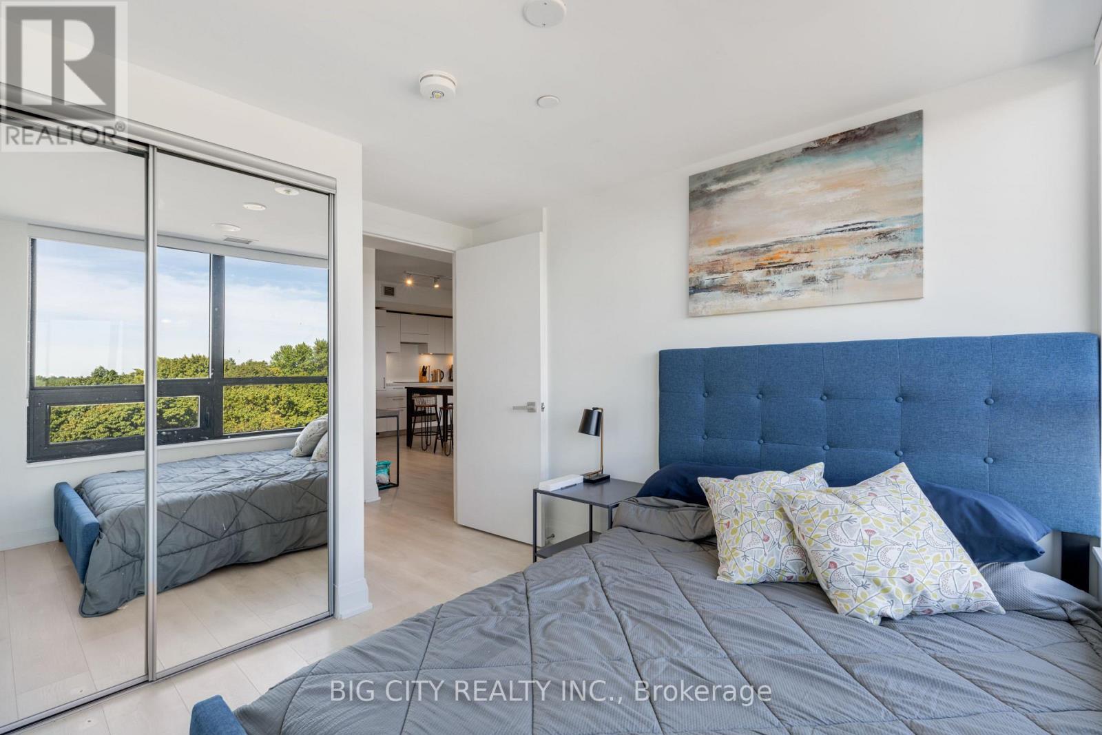 Photo 16 of 523 33 Frederick Todd Way, Toronto ON