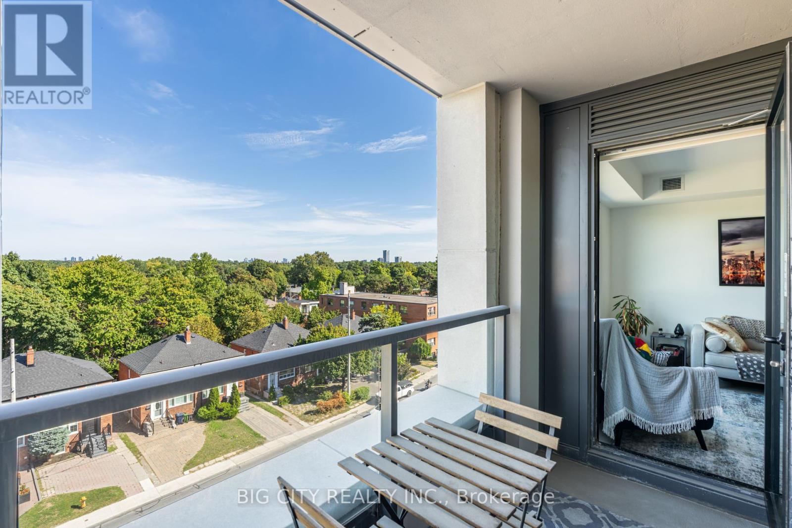Photo 18 of 523 33 Frederick Todd Way, Toronto ON