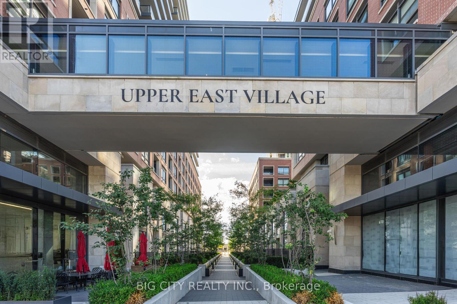 Photo 2 of 523 33 Frederick Todd Way, Toronto ON